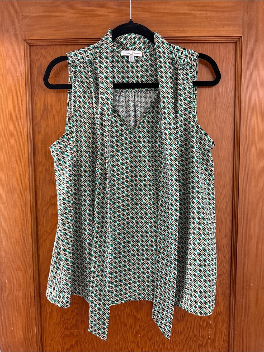 Sleeveless Geometric Tie-Neck Top size Medium